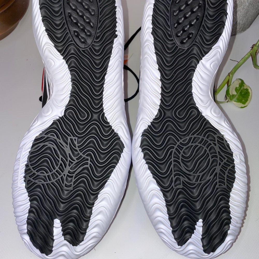 Nike KD Trey 5 VIII Men’s Size 9 Brand New